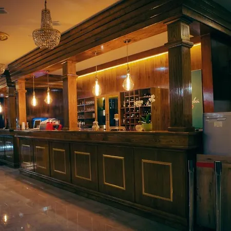 Hotell Grande 4*